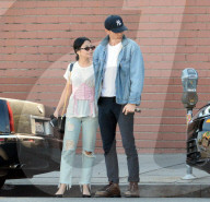 PEOPLE - Vanessa Hudgens luncht mit Freund Austin in Los Angeles