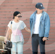 PEOPLE - Vanessa Hudgens luncht mit Freund Austin in Los Angeles
