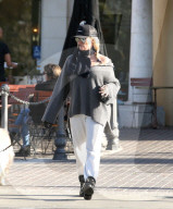 PEOPLE - Nicollette Sheridan turtelt mit neuem Freund in Malibu