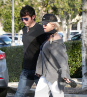PEOPLE - Nicollette Sheridan turtelt mit neuem Freund in Malibu
