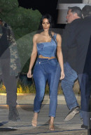 PEOPLE - Kim Kardashian zeigt ihre Kurven in engen Jeans