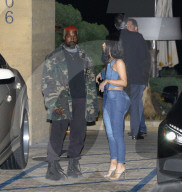 PEOPLE - Kim Kardashian zeigt ihre Kurven in engen Jeans