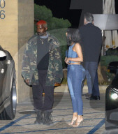 PEOPLE - Kim Kardashian zeigt ihre Kurven in engen Jeans