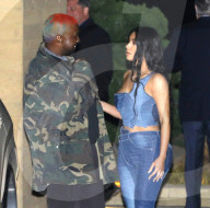 PEOPLE - Kim Kardashian zeigt ihre Kurven in engen Jeans