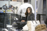 PEOPLE - Eva Longoria verreist mit dem Nachwuchs