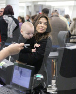 PEOPLE - Eva Longoria verreist mit dem Nachwuchs