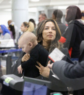 PEOPLE - Eva Longoria verreist mit dem Nachwuchs
