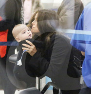 PEOPLE - Eva Longoria verreist mit dem Nachwuchs