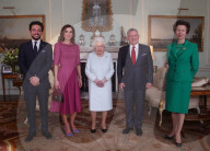PEOPLE - Queen Elizabeth mit unschönen Blutergüssen an den Händen