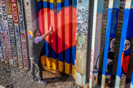 NEWS - Mexico: Migranten an der Grenze zu USA