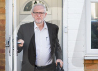 NEWS - GB: Labour-Chef Corbyn verlässt morgens sein Haus