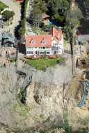PEOPLE - Anthony Hopkins Villa in Malibu steht gefŠhrlich nah am Abgrund