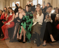 PEOPLE - Promis an der Paris Fashion Week