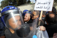 NEWS - Algerien: Anwälte gehen gegen Bouteflika auf die Strasse