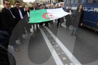 NEWS - Algerien: Anwälte gehen gegen Bouteflika auf die Strasse