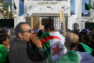 NEWS - Algerien: Anwälte gehen gegen Bouteflika auf die Strasse