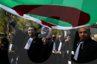 NEWS - Algerien: Anwälte gehen gegen Bouteflika auf die Strasse