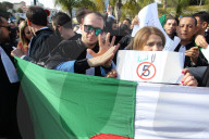 NEWS - Algerien: Anwälte gehen gegen Bouteflika auf die Strasse