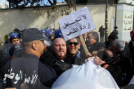 NEWS - Algerien: Anwälte gehen gegen Bouteflika auf die Strasse
