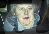 NEWS - Brexit: Premier Theresa May auf dem Heimweg nach Niederlage im Unterhaus