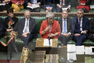 NEWS - Brexit: Premier Theresa May auf dem Heimweg nach Niederlage im Unterhaus