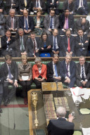 NEWS - Brexit: Premier Theresa May auf dem Heimweg nach Niederlage im Unterhaus