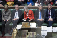 NEWS - Brexit: Premier Theresa May auf dem Heimweg nach Niederlage im Unterhaus