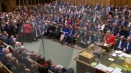 NEWS - Brexit: Premier Theresa May auf dem Heimweg nach Niederlage im Unterhaus