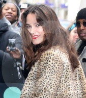 PEOPLE - Keira Knigthley im Leoparden-Mantel in NYC