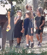 PEOPLE - Kim Kardashian besucht in PVC-Hosen den Gottesdienst