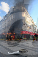 NEWS - Schwere Randale bei Gelbwesten-Protesten in Paris