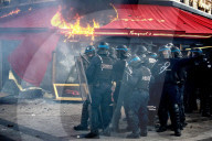 NEWS - Schwere Randale bei Gelbwesten-Protesten in Paris