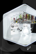 FEATURE - Bar-Roboter mixt den perfekten Drink