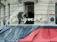 NEWS - Paris: Die Champs Elysees nach den Krawallen vom Samstag