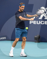 PEOPLE - Robert Federer beim Training von Sohn Roger in Miami