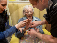 FEATURE - Ihr grösster Wunsch: 104-jährige will einmal im Leben verhaftet werden