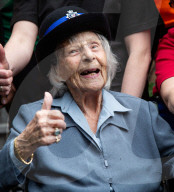 FEATURE - Ihr grösster Wunsch: 104-jährige will einmal im Leben verhaftet werden