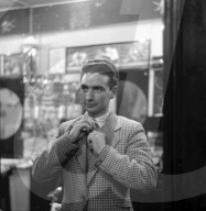 FEATURE - Männer wollen Dauerwellen: Beim Frisör in den 1950er Jahren
