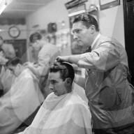 FEATURE - Männer wollen Dauerwellen: Beim Frisör in den 1950er Jahren