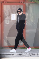 ***NO USE W/O PRIOR AGREEMENT - CALL FOR PRICING***
SNL Host Pete Davidson Tries To Keep a Low Profile while Leaving a Cannabis Dispenary in Venice!