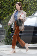 Emma Roberts Ditches Engagement Ring After Dumping Fiance Evan Peters