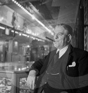REPORTAGE - Pintable Saloons 1950s