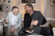 PEOPLE - Ralph Moellers Füsse passen nicht ins Til Schweigers neue Schuhkollektion