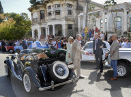 PEOPLE - Prinz Charles und Camilla fahren im MG-Oldtimer durch Havanna