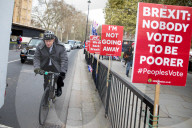 NEWS - Brexit-Vote: Boris Johnson fährt mit dem Velo vor