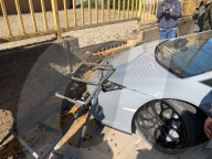 FEATURE - Missglückter Show-Auftritt: Fahrer setzt Luxus-Lamborghini an den Baum