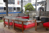 FEATURE - Schlafen im Wohnwagen auf dem Hoteldach