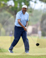 EXKLUSIV - OJ Simpson golft in Florida