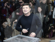 NEWS - Ukraine: Komiker Selenski führt klar bei Präsidentenwahl
