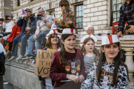 On the day Britain is supposed to leave the EU, a large crowd of leavers from all over the country gather in front of the Houses of Parliament. The atmosphere is bon enfant, with a small representation of french campaigning for frexit.